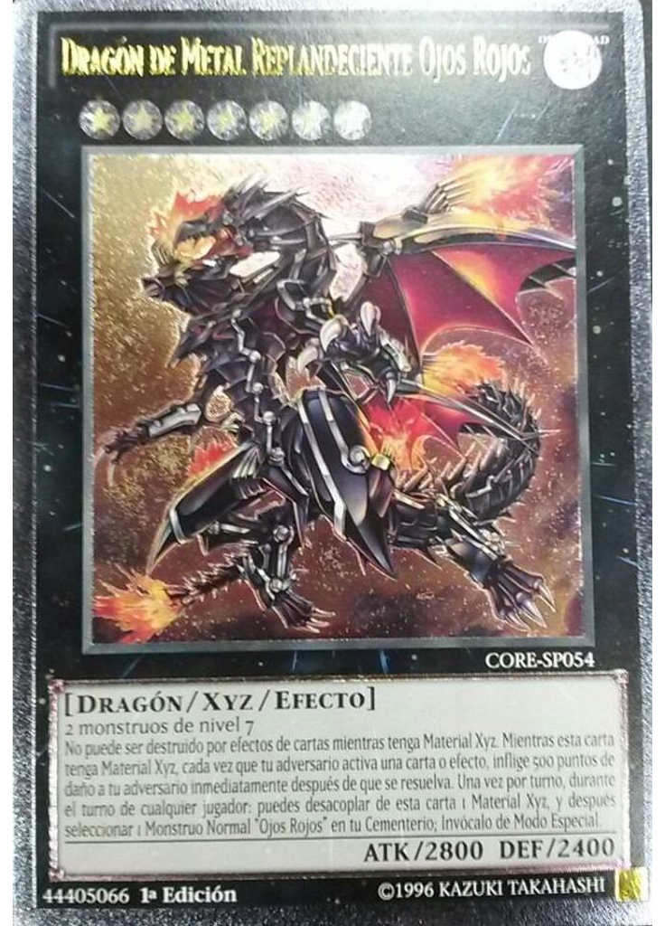 Dragón de Metal Resplandeciente de Ojos Rojos